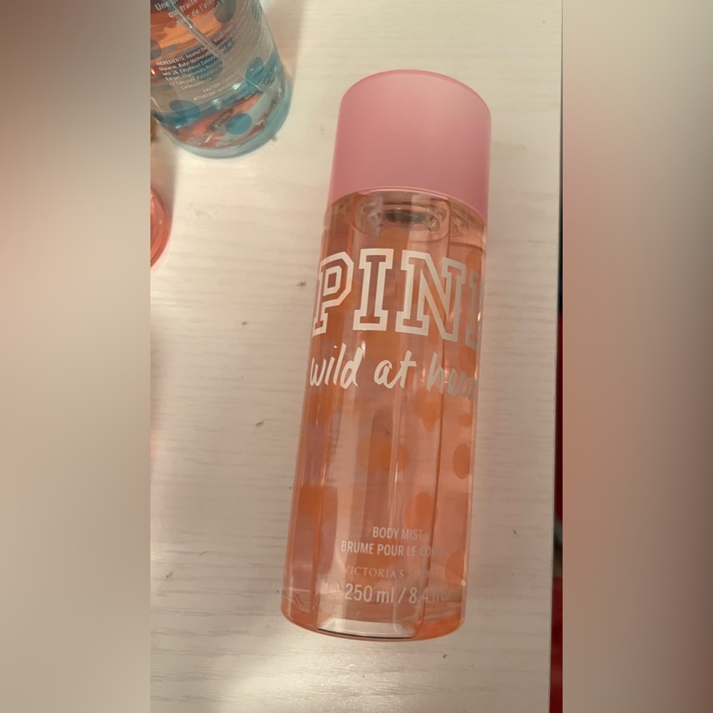 PINK Wild At Heart Body Mist 8.4 fl oz